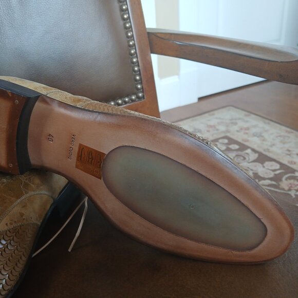 Novel spiffy mens lace ups in snakeskin and embossed leather. - Picture 5 of 8